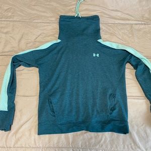 Womens Under Armour sweatshirt size small